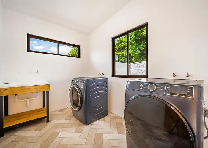 Apartment Modern W/ Pool Access Near Playas Del Coco!